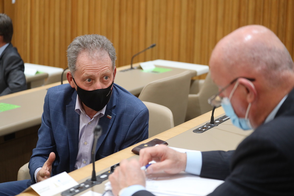 Branko Tomažič in Tone Hrovat , državna svetnika, 38. redna seja Držav<br>(Avtor: Milan Skledar)