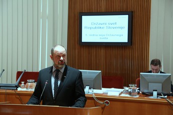 Alojz Kovšca, predsednik DS, 5. redna seja DS<br>(Avtor: Milan Skledar)