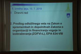 2. točka dnevnega reda na 5. izredni seji Državnega sveta<br>(Avtor: Milan Skledar)