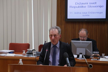Branko Tomažič, državni svetnik na 11. redni seji DS<br>(Avtor: Milan Skledar)