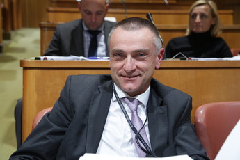 Mag. Bojan Suvorov, direktor Urada za kohezijsko politiko na 12. redni sej DS, VI. mandat<br>(Avtor: Milan Skledar)