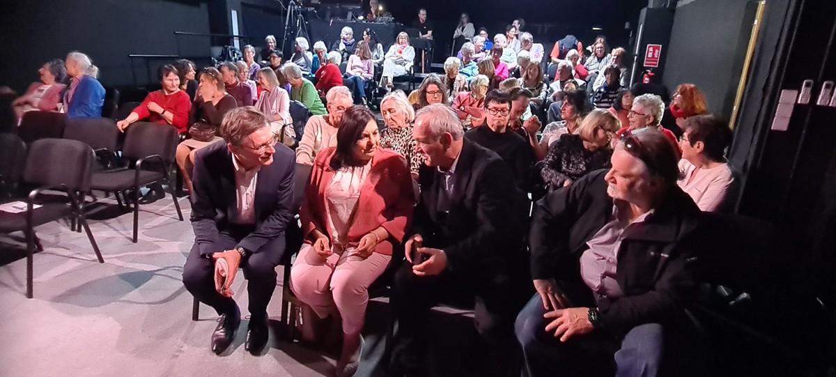 V interkulturnem prireditvenem centru v Celovcu je bila ob Dnevu žena kulturna prireditev, poimenovana Čušen pašion<br>(Avtor: Milan Skledar)