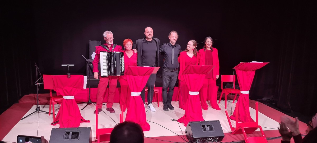 V interkulturnem prireditvenem centru v Celovcu je bila ob Dnevu žena kulturna prireditev, poimenovana Čušen pašion<br>(Avtor: Milan Skledar)