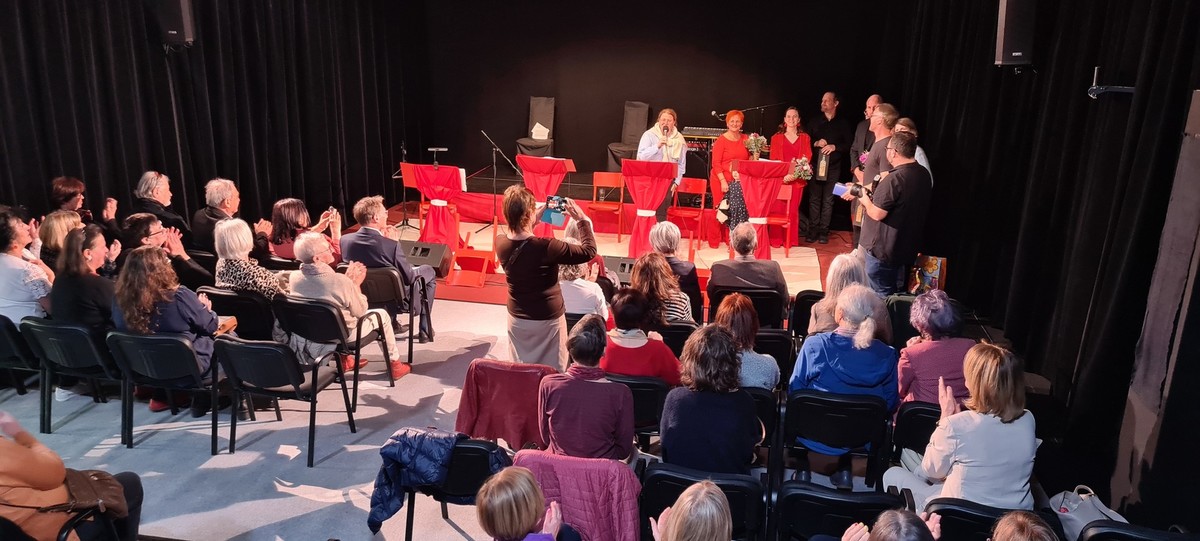 V interkulturnem prireditvenem centru v Celovcu je bila ob Dnevu žena kulturna prireditev, poimenovana Čušen pašion<br>(Avtor: Milan Skledar)