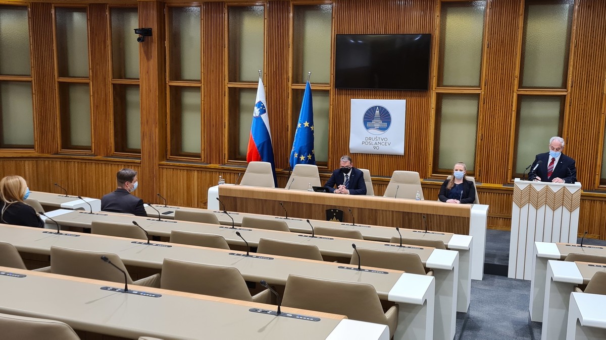 Rudolf Moge, prvi predsednik Društva poslancev 90, slovesnost Društva poslancev 90 ob 30. obletnici plebiscita za samostojno in neodvisno Slovenij<br>(Avtor: Milan Skledar)