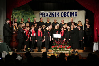 Pevski zbor na občinskem prazniku Občine Šmartno pri Litiji, 2018<br>(Avtor: Milan Skledar)