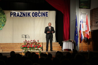 Alojz Kovšca, predsednik DS na občinskem prazniku Občine Šmartno pri Litiji, 9. 11. 2018<br>(Avtor: Milan Skledar)