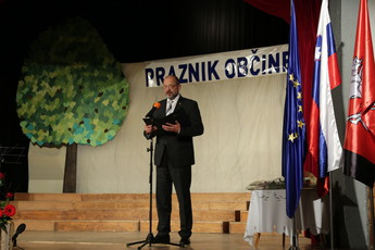 Alojz Kovšca, predsednik DS na občinskem prazniku Občine Šmartno pri Litiji, 9. 11. 2018<br>(Avtor: Milan Skledar)