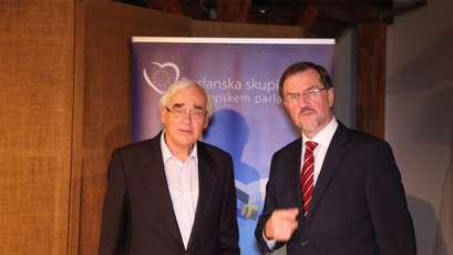 1. Evropski večer Lojzeta Peterleta z dr. Andrejem Capudrom v Vodnikovi domačiji v Ljubljani<br>(Avtor: Milan Skledar)