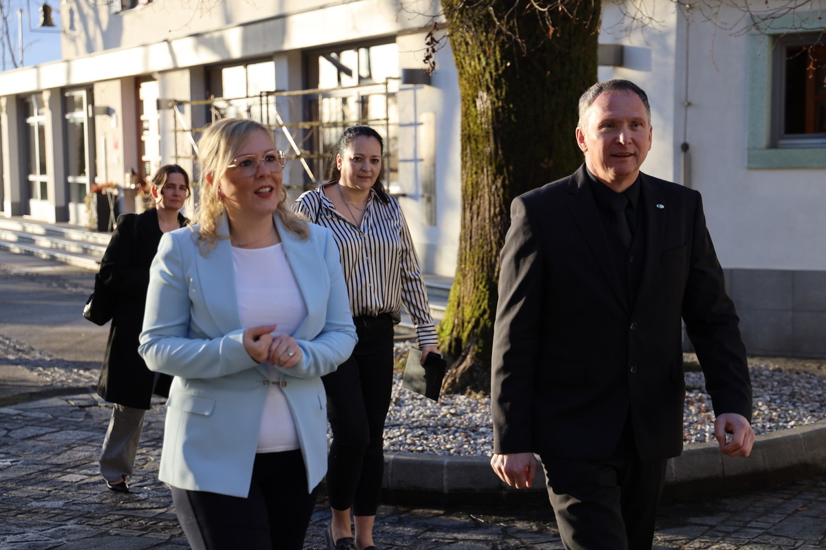 Mateja Čalušić, kmetijska ministrica in Tomo Wankmüller, dr. vet. med., predsednik Veterinarske zbornice Slovenije , 2025<br>(Avtor: Pia Skledar, S-tv)