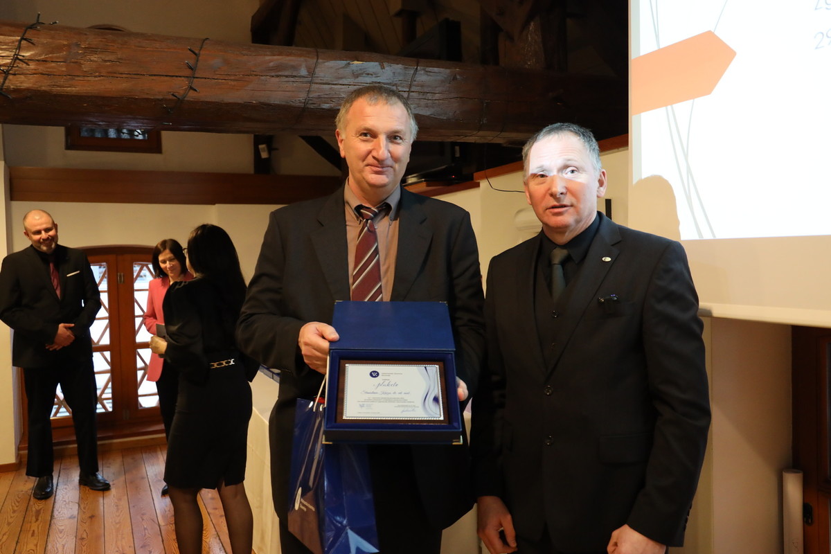 Stane Knez, dr. vet. med., prvi nekdanji direktor Veterinarske zbornice Slovenije<br>(Avtor: Pia Skledar, S-tv)
