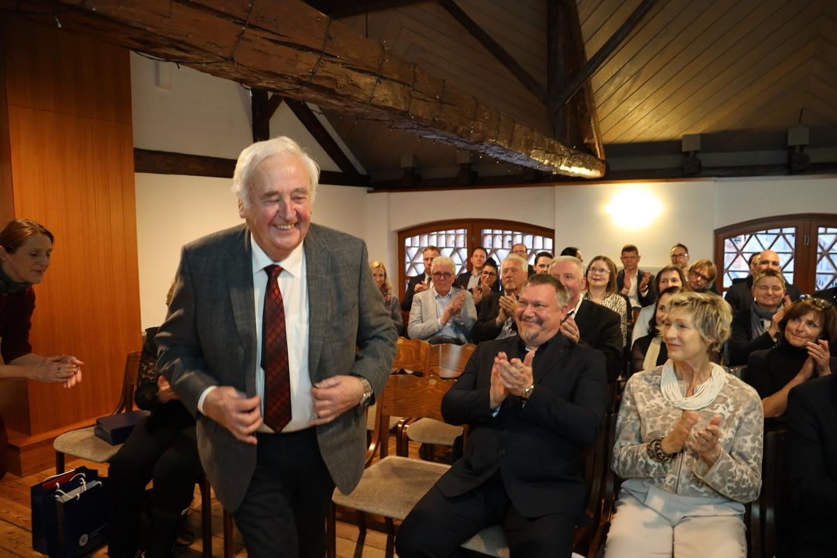 Viktor Štokojnik, dr. vet. med.,  prejemnik plakete VZbSi<br>(Avtor: Pia Skledar, S-tv)