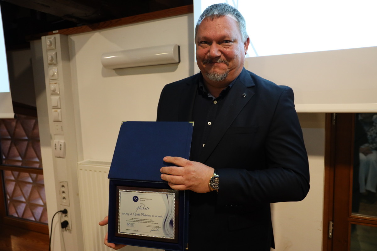 Izr. prof. dr. Ožbalt Podpečan, nekdanji predsednik Veterinarske zbornice Slovenije<br>(Avtor: Pia Skledar, S-tv)